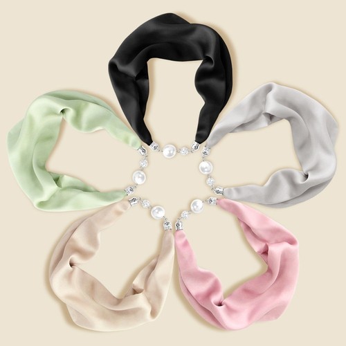 Pearl and rhinestone necklace - and,
