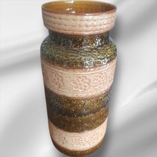 Mid Century Green & Cream Bay