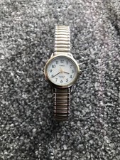 Ladies Classic Timex (1) Indiglo Wrist Watch Water Resistant 30M 