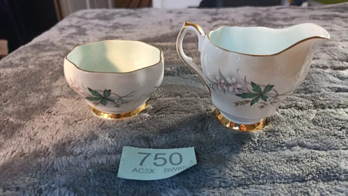 Vtg queen anne bone - anne,