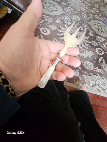Victorian pearl handle serving - pearl,