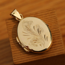 9ct Solid Yellow Gold Locket