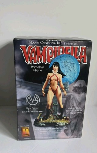 Vampirella porceline statue - vampirella,