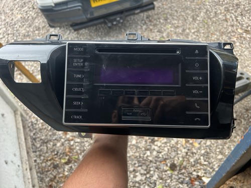 Genuine toyota hilux mk8 - genuine, radio