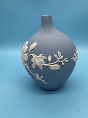 Wedgwood magnolia bud vase - magnolia,