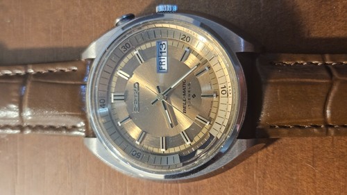 Mint vintage seiko bellmatic - mint,