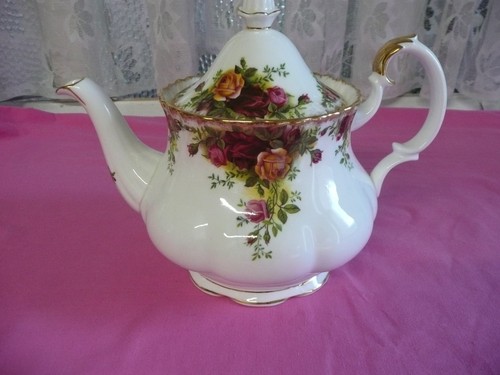 Royal albert old - old, roses