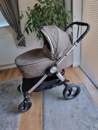 Mamas and papas pram ocarro - pram,