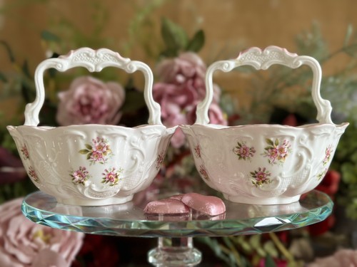 Pair vintage pretty - pair,