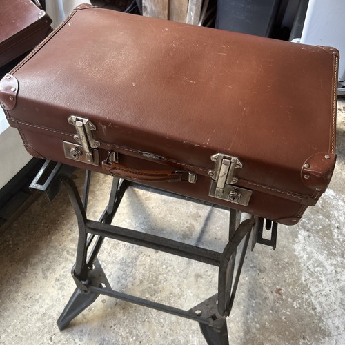 Brown vintage suitcases - 2x,