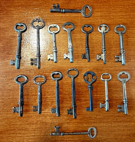 Lot early old iron - old,
