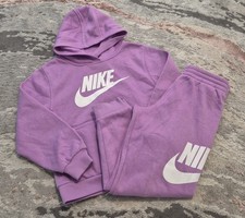 Kids nike tracksuit age 6-7 girls