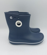 CROCS JAUNT SHORTY BOOTS IN