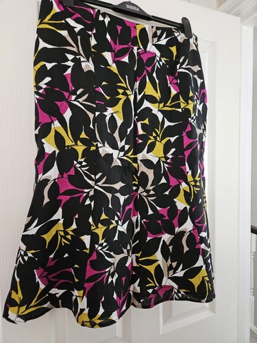 Nwot gorgeous floral country - nwot,