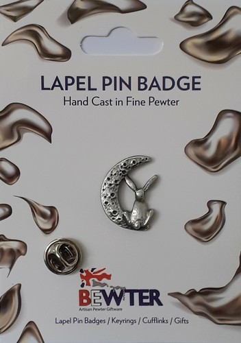 Moon gazing hare pin - pin,, english