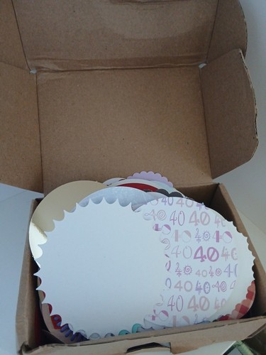 Circle die cuts box full - box,