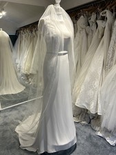 elizabeth dickens veil 126” long ivory with crystals through it with comb