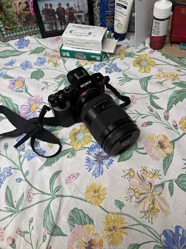 Sony alpha 3mp mirrorless - 7,