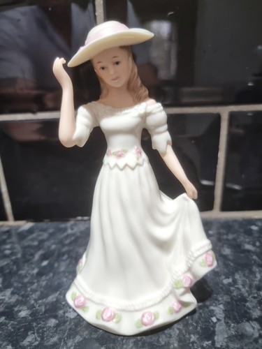 Beautiful lady figurine regal - lady,