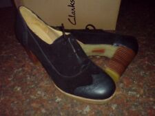 Clarks Originals Womens ** KITZI FUN ** SAND or Black Combi Suede ** UK 8 / 7.5