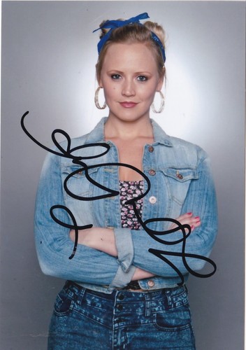 Amy walsh hand - walsh,