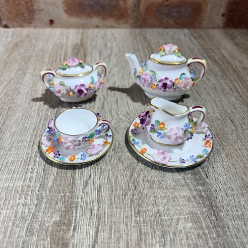 Coalport coalbrookdale flower - coalport,