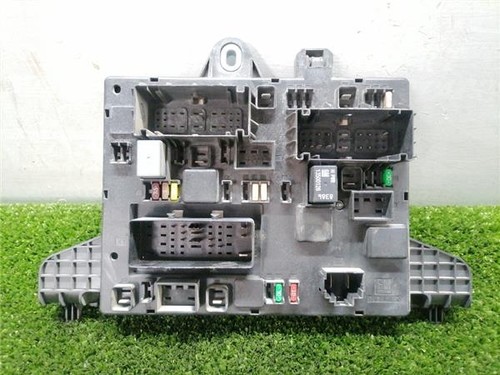 13302300 relay box - opel, astra