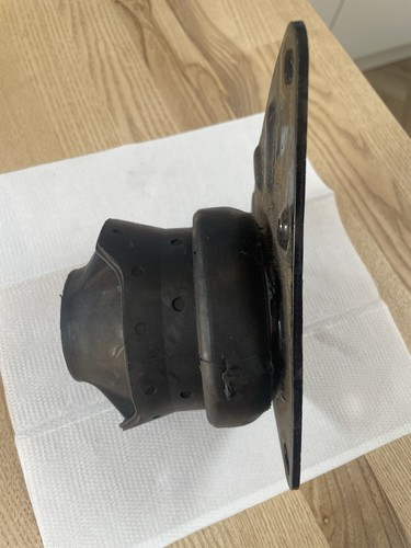 Engine mounting right - right, aim