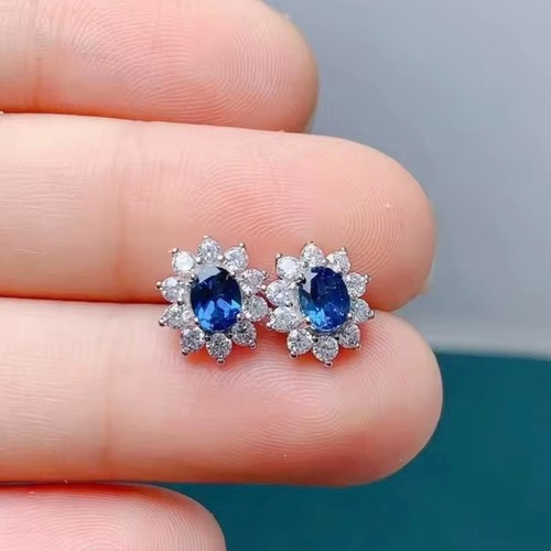 Natural blue topaz - topaz, oval