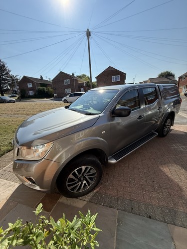 Nissan navara np300 - nissan,