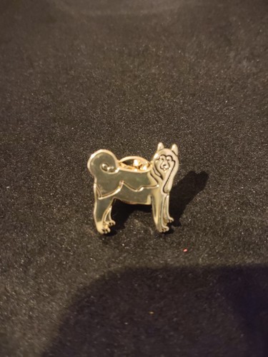 Burberry pin badge husky dog - husky,