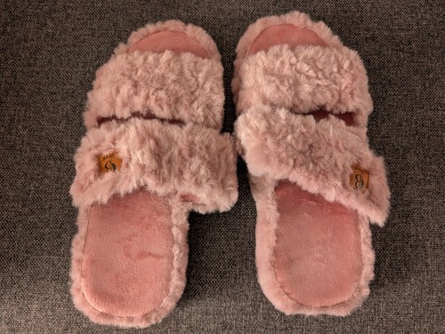 Fluffy pink arch - pink,