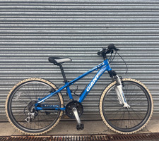 Giant XTC Junior 31cm Mountain Bike Shimano Alivio Revoshift 21 Speed 24" Wheels