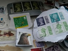 GB 0.90 kg Kiloware -STAMPS