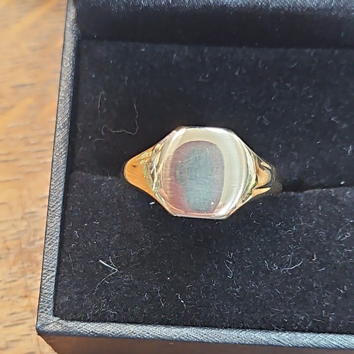 Heavy vintage 9ct gold - heavy,