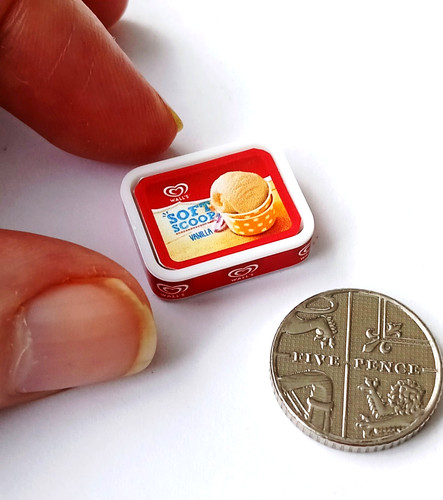 Dolls house miniature - dolls,