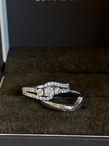 18ct white gold leo diamond - white,