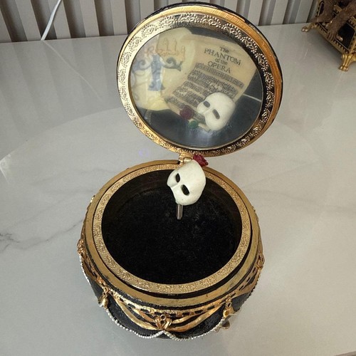 Phantom the opera music box - of,