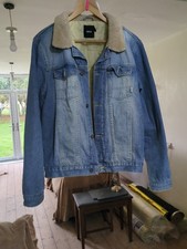 Mens Large Stonewashed Demin Jacket, Lined And A Faux Fur Collar