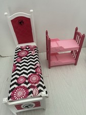 Barbie Deluxe Pink White Bed