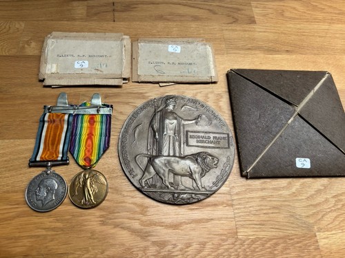 Ww1 medals pair - and, plaque