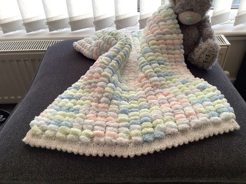 Luxuriously soft pompom - luxuriously,