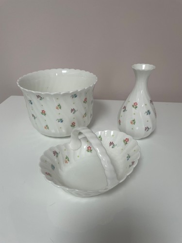Wedgwood cascade set