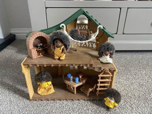 Sylvanian families lakeside - families,