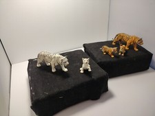 Schleich ORANGE WHITE FAMILY
