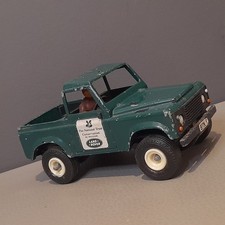 Britains NATIONAL TRUST Land Rover Defender Landrover England Diecast Toy Truck