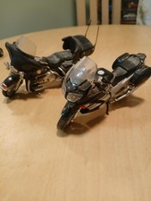 1:18 Scale Maisto Moter Bikes X2 Harley Davidson And Yamaha Motercycle