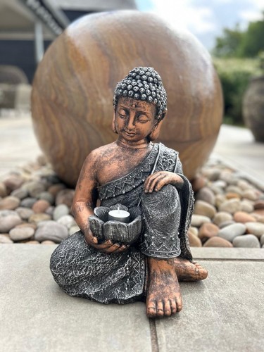 Large copper silver - silver, kneeling
