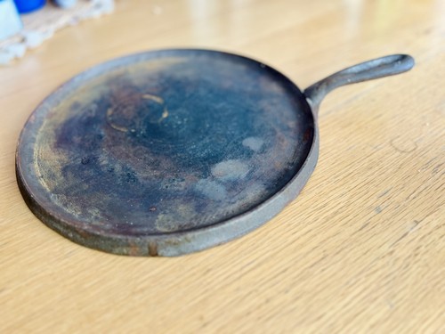 Vintage cast iron - cast, griddle