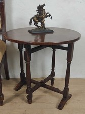 Victorian tilt top table round - tilt,